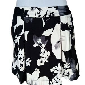 Jupe White House Black Market – Taille 4, Blanc à Pois Noirs, Mi-longue, Super état